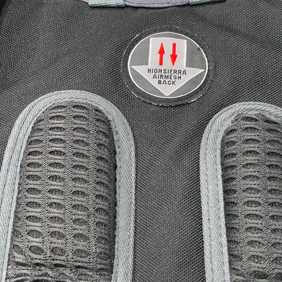 High Sierra Green & Gray Airmesh Back Lightweight Hiking Adjustable Backpack 18” - Picture 8 of 8